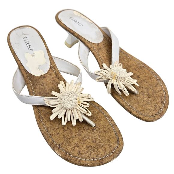 Fioni Shoes - Vintage Fioni Y2K White Flower Cork Mini Kitten Sandal Heel Size 7.5 Cottage 90s